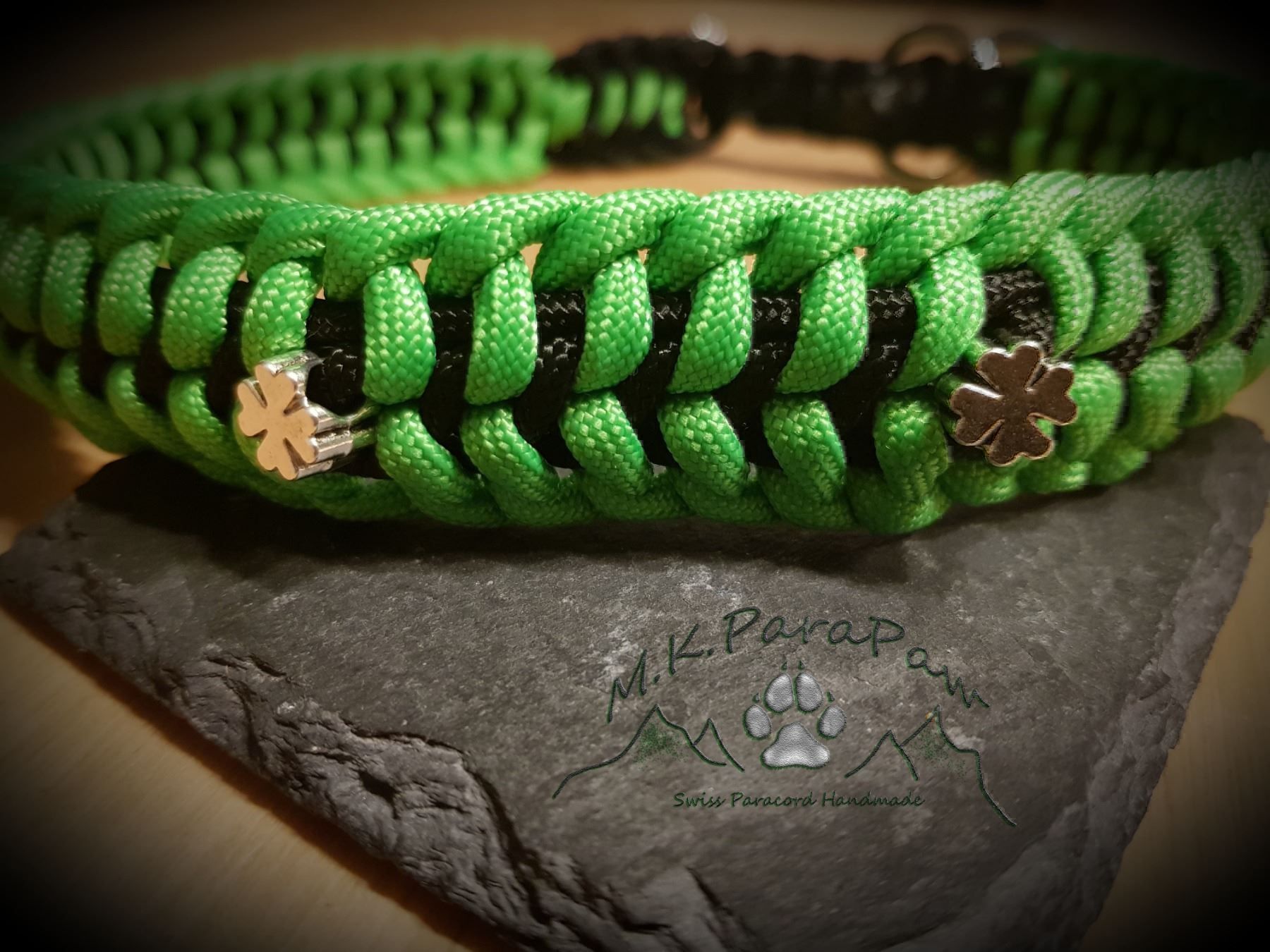 Guinzagli & Collari: Paracord Hundehalsband - 100% Handarbeit – Nuovo e nell'imballaggio originale da Näfels venduto da AllerleiCH