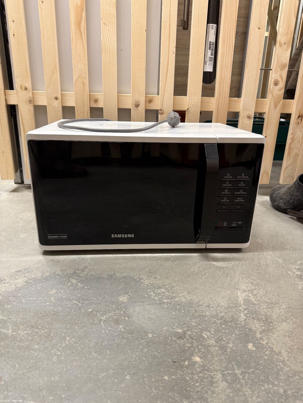 Samsung Backöfen: Four à micro-ondes Samsung – Gebraucht aus Neuchâtel von tia_sbp7