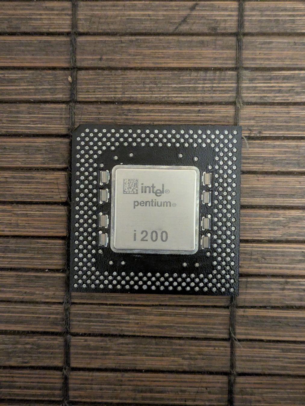 Intel Elektronikbauteile: Intel Pentium 200 SY045 Socket 5/7 – Gebraucht aus Châtelaine von Pttn