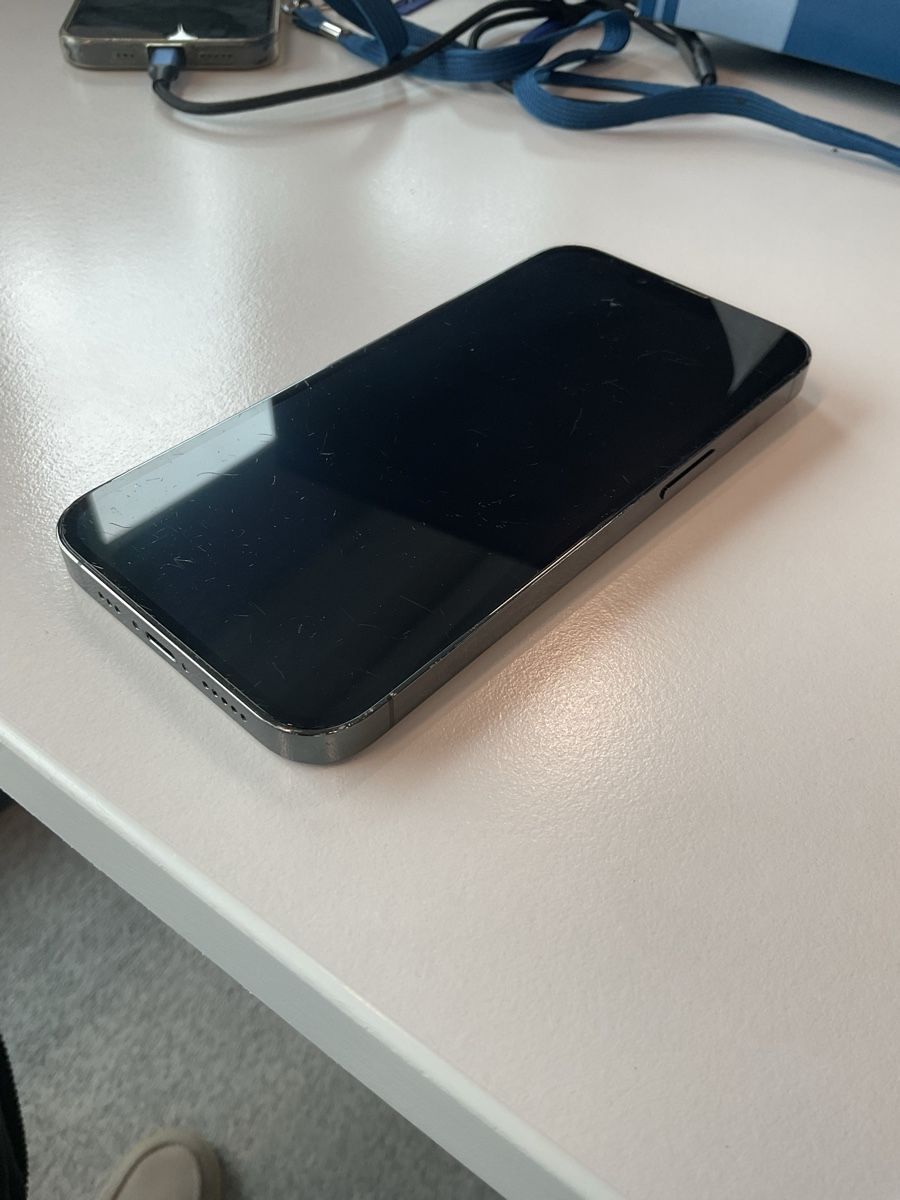 Apple Portables: iPhone 13 Pro - Écran arrière cassé  – D'occasion à Gy par Englissedes4 1