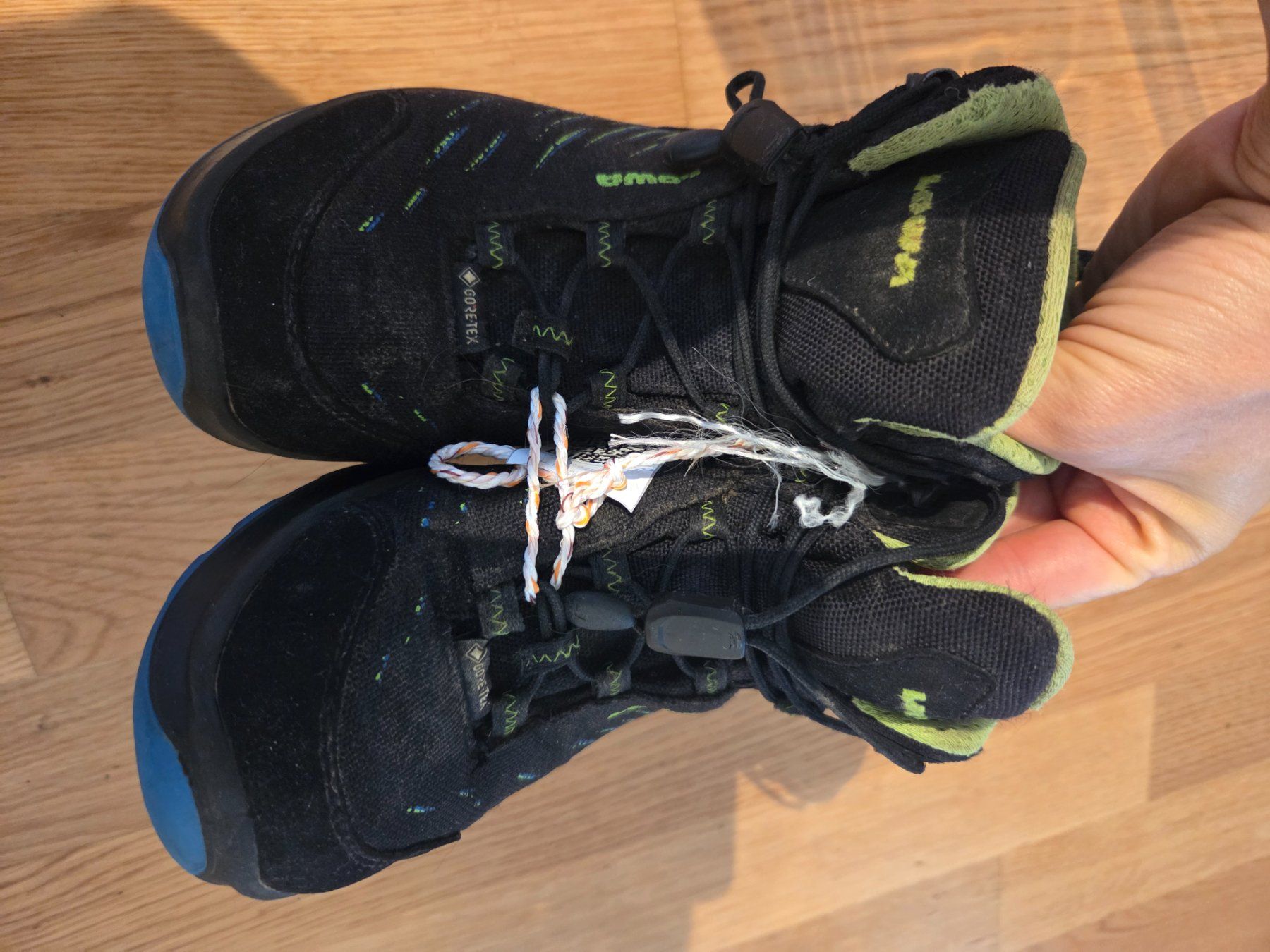 Lowa Scarpe per ragazzi: Lowa Wanderschuhe schwarz blau 32 – Usato da Zollikerberg venduto da ele_d9zc 3