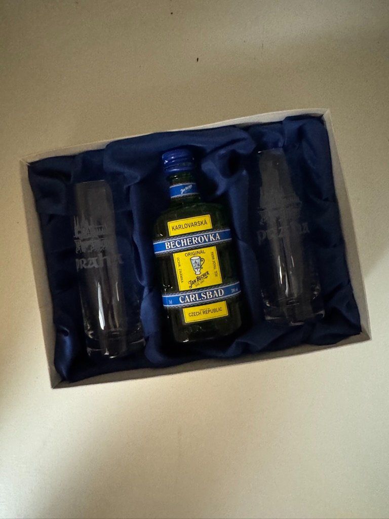 Spirituosen: Becherovka Geschenkset - Flasche & 2 Gläser, neu – Neu und originalverpackt aus Zuchwil von HowieBowie