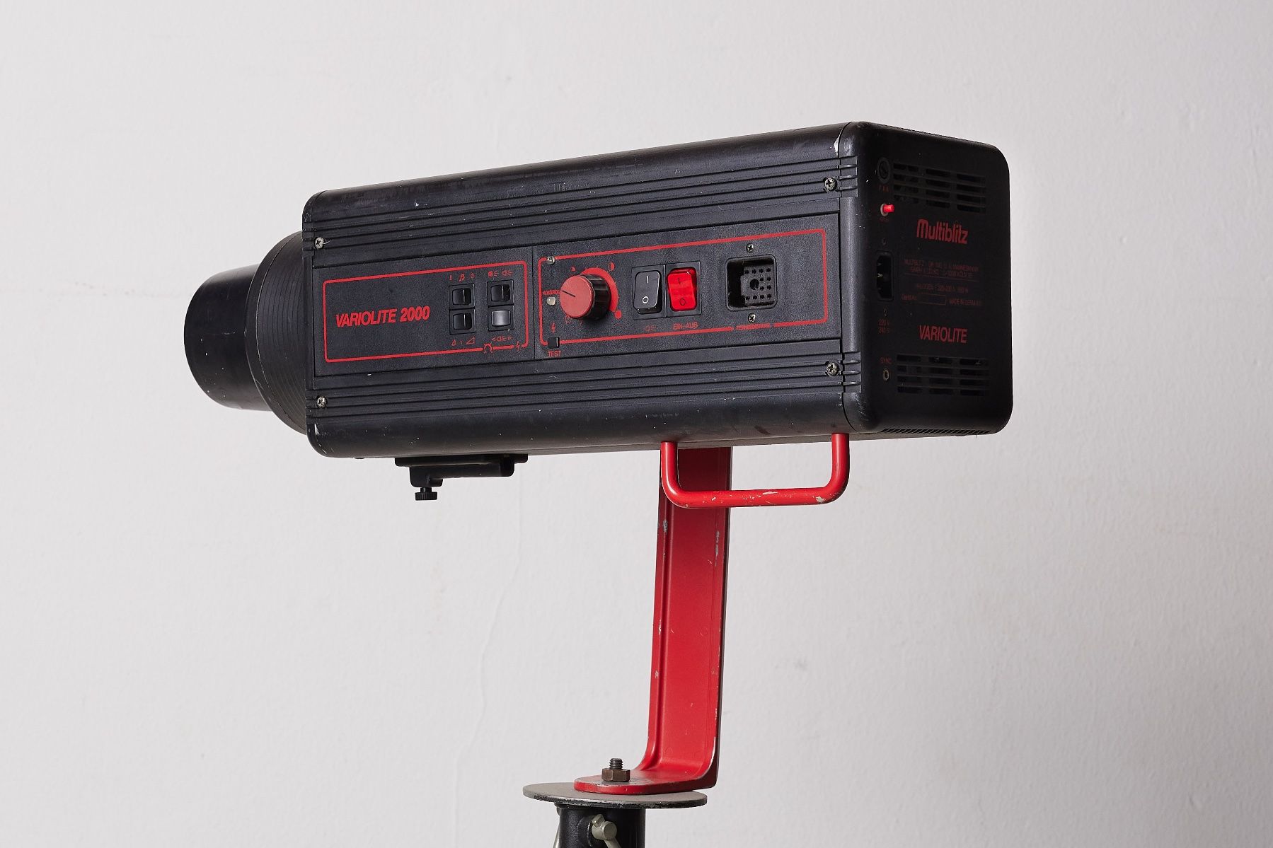 Flash: Sehr starker Studioblitz 2000W Multiblitz Variolite – Usato da St.Gallen venduto da Lighty444