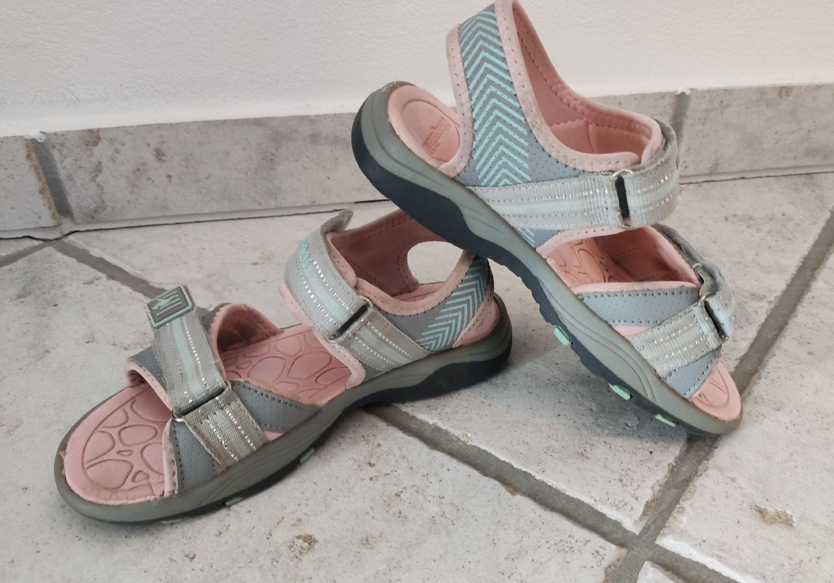 Scarpe per ragazze: KangaROOS Sandale Gr.31 – Usato da Chur venduto da Rodanisa 2