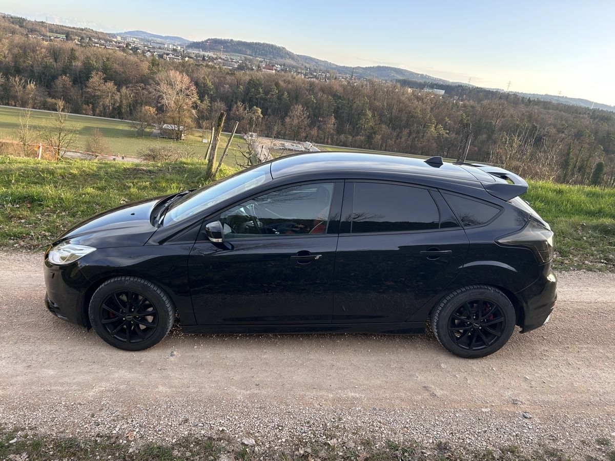 Ford Automobili: Ford Focus ST 2.0 MK3 – Usato da Rupperswil venduto da UnseenUser