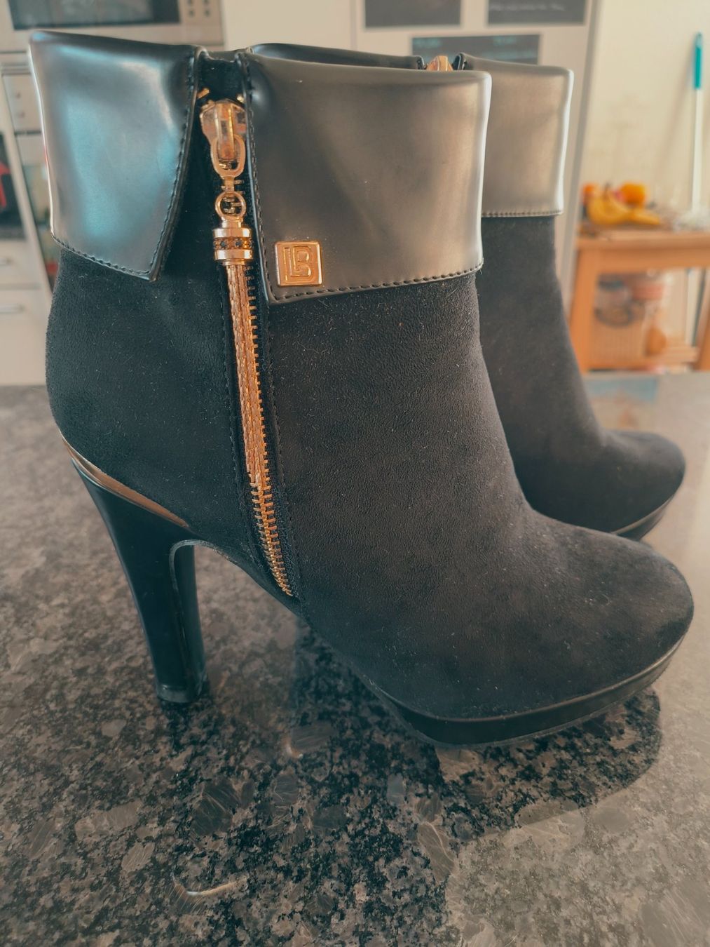 Laura Biagiotti Scarpe da donna: Stiefeletten Laura Biagiotti, 38 – Usato da Andelfingen venduto da nicoletta11