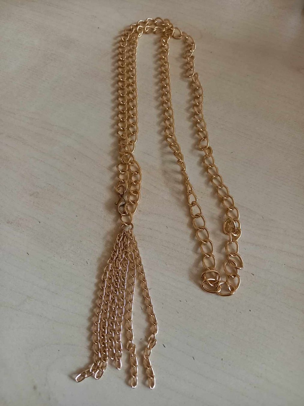 Catenine: Hals-Kette lang goldfarben mit Anhänger – Usato da Möhlin venduto da Simba4871 1