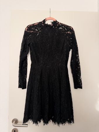 Elegantes Spitzenkleid mit Rückenausschnitt, Grösse 38