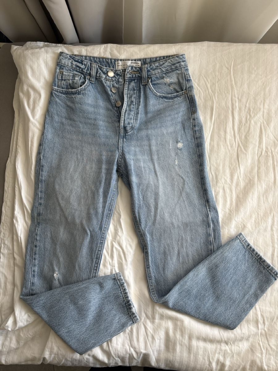 Stradivarius Jeans: MOM Jeans Stradivarius – Usato da Pfäffikon ZH venduto da Coffee44