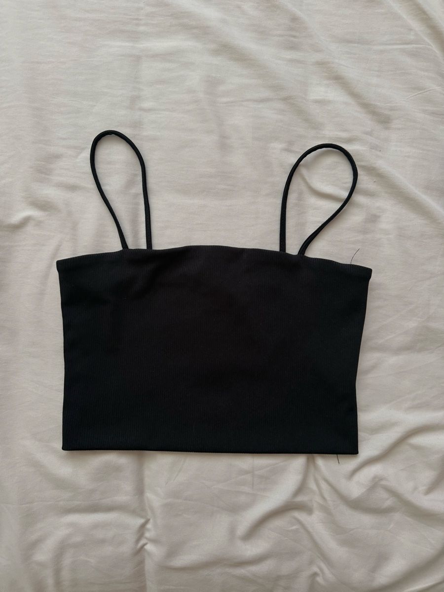 Monki Tops: Monki Croptops blau & schwarz – D'occasion à Volketswil par azypazy