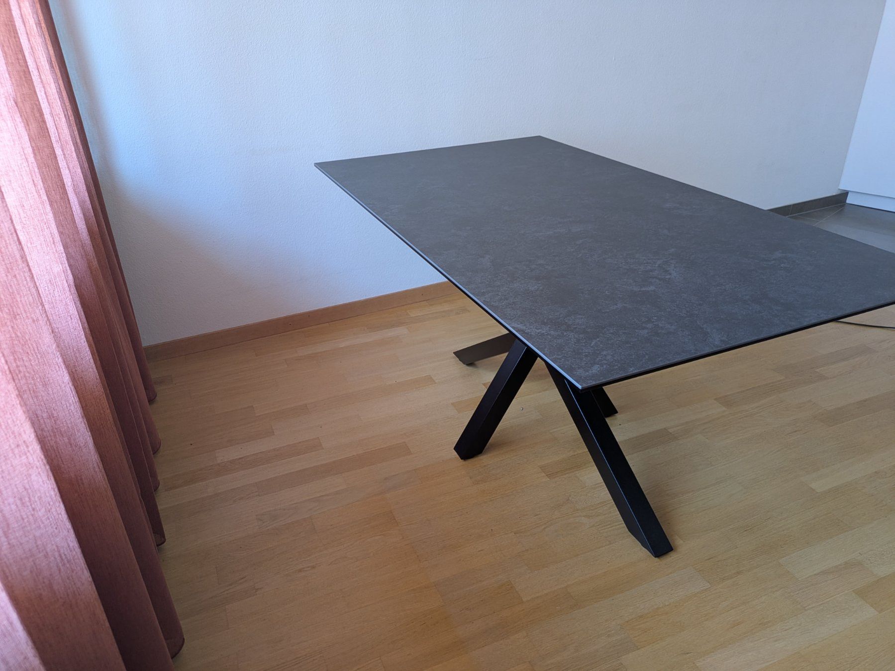 Conforama Tables: Table HEAVEN – D'occasion à Lausanne par RR-CH 1