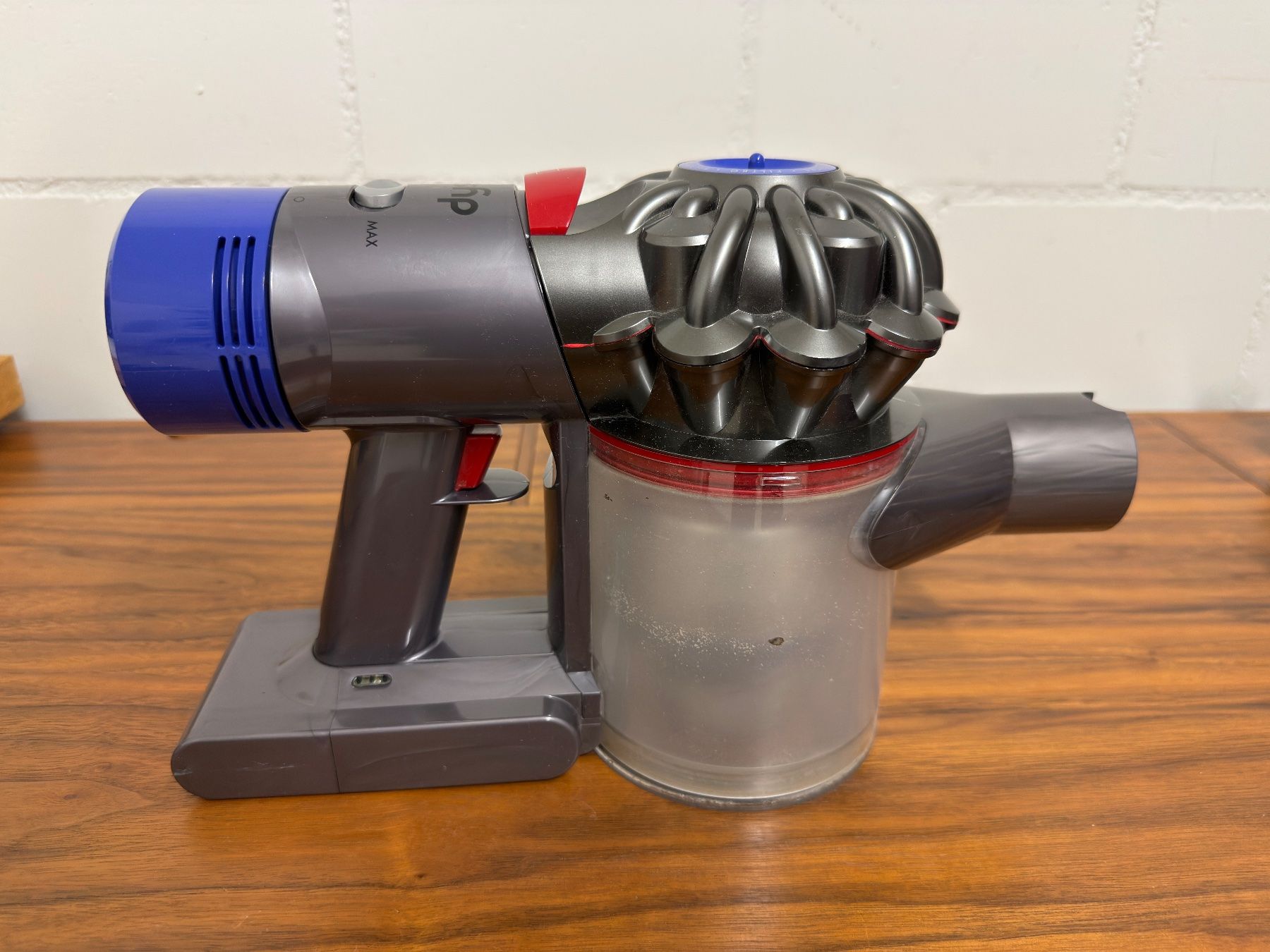 Dyson Aspirateurs & Accessoires: Dyson V8 Absolute – D'occasion à Luzern par me9_9h8x 2