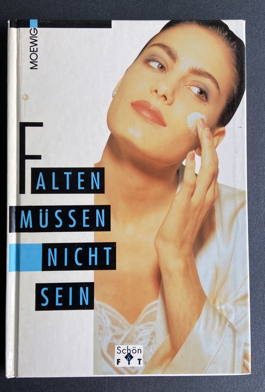 Libri: 4  Bücherder Kosmetik und der Körperpflege – Usato da Böckten venduto da Hansi36 3
