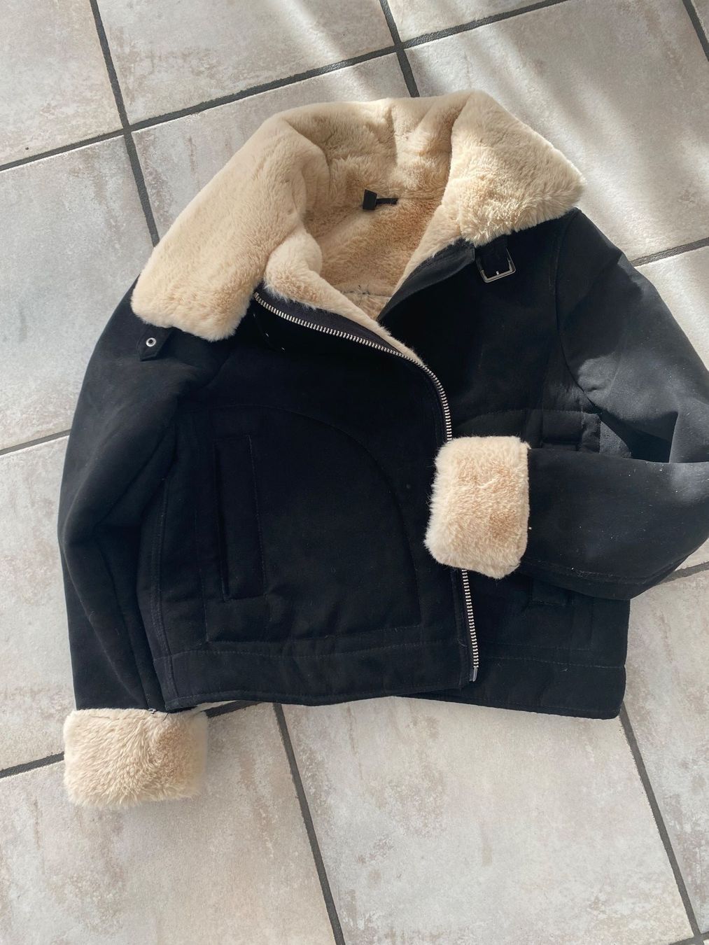 Giacche: Winterjacke Grösse M mit Kunstpelzfutter – Usato da Niederwil SG venduto da Golfgino1809