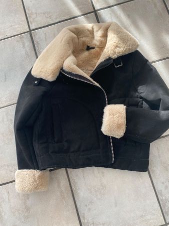 Winterjacke Grösse M mit Kunstpelzfutter