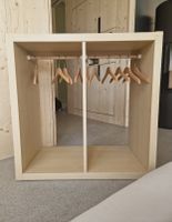 Kallax Regal als Montessori Kindergarderobe