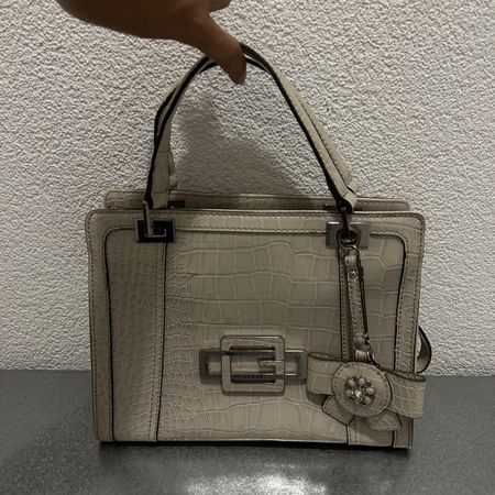 Guess Handtasche beige Krokoprägung mit Trageriemen