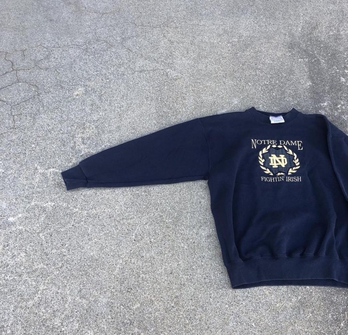 Pullover & Sweatshirts: Notre Dame Crewneck – Gebraucht aus Fribourg von ann_l9b7 3