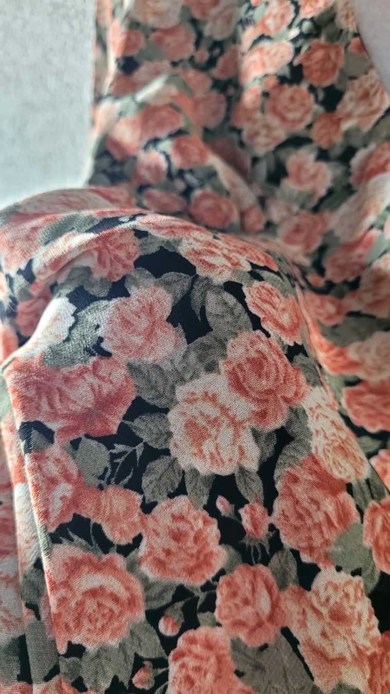Vestiti: Blumen Sommerkleid mit langen Ärmeln, Grösse S – Nuovo (secondo la descrizione) da Zürich venduto da miil0 4