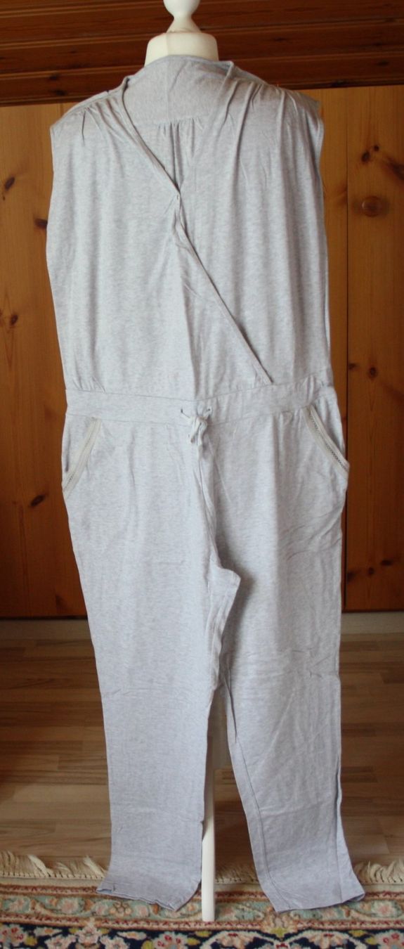 Tute: Jumpsuit Pyjama TCM hellgrau Gr. XL – Usato da Flüelen venduto da Diversicum-Curvy