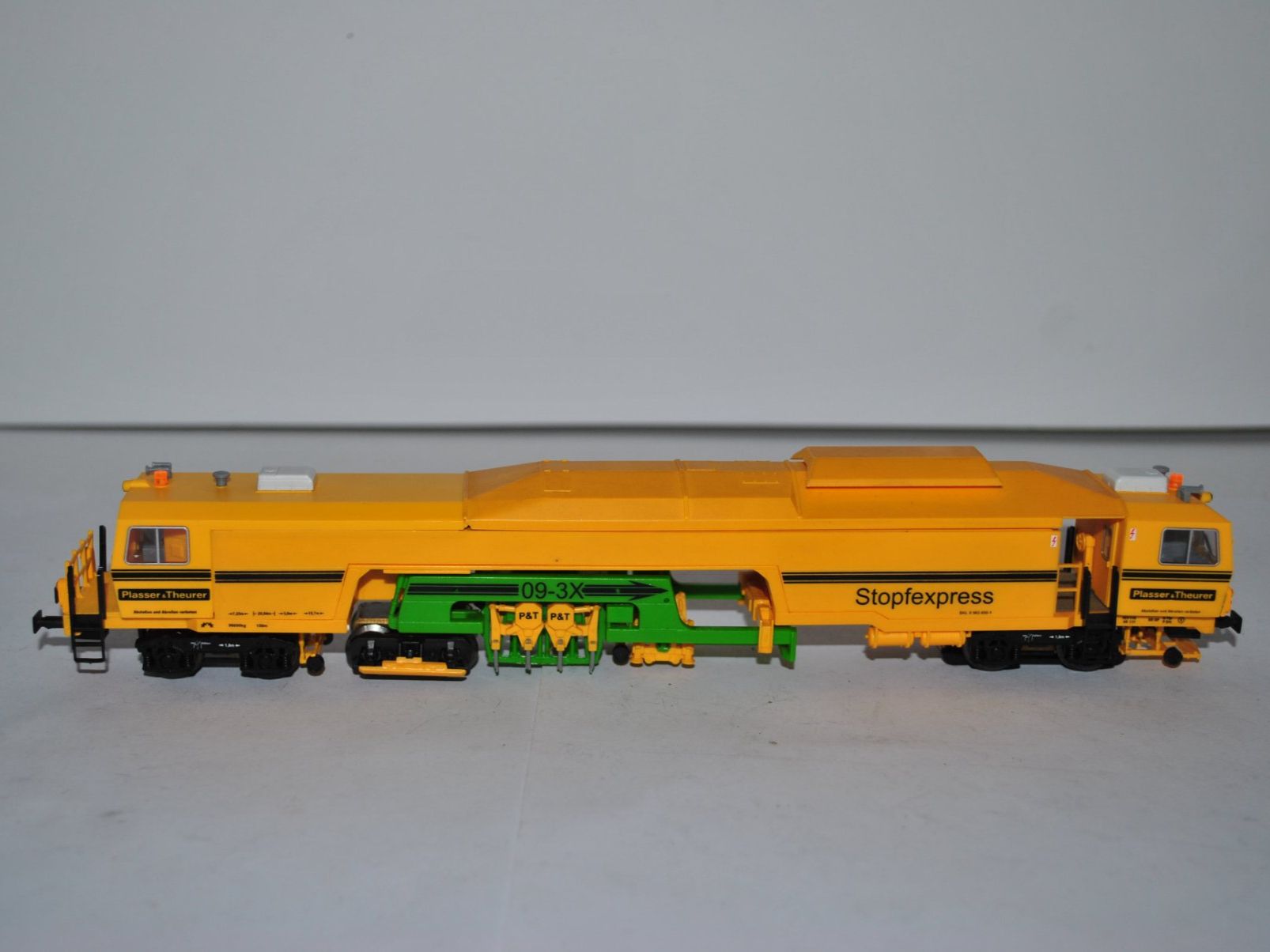Viessmann Modelleisenbahnen: Viessmann Stopfexpress Digital 26096 (VBA125) – Gebraucht aus Aarwangen von Bahnsupport 1