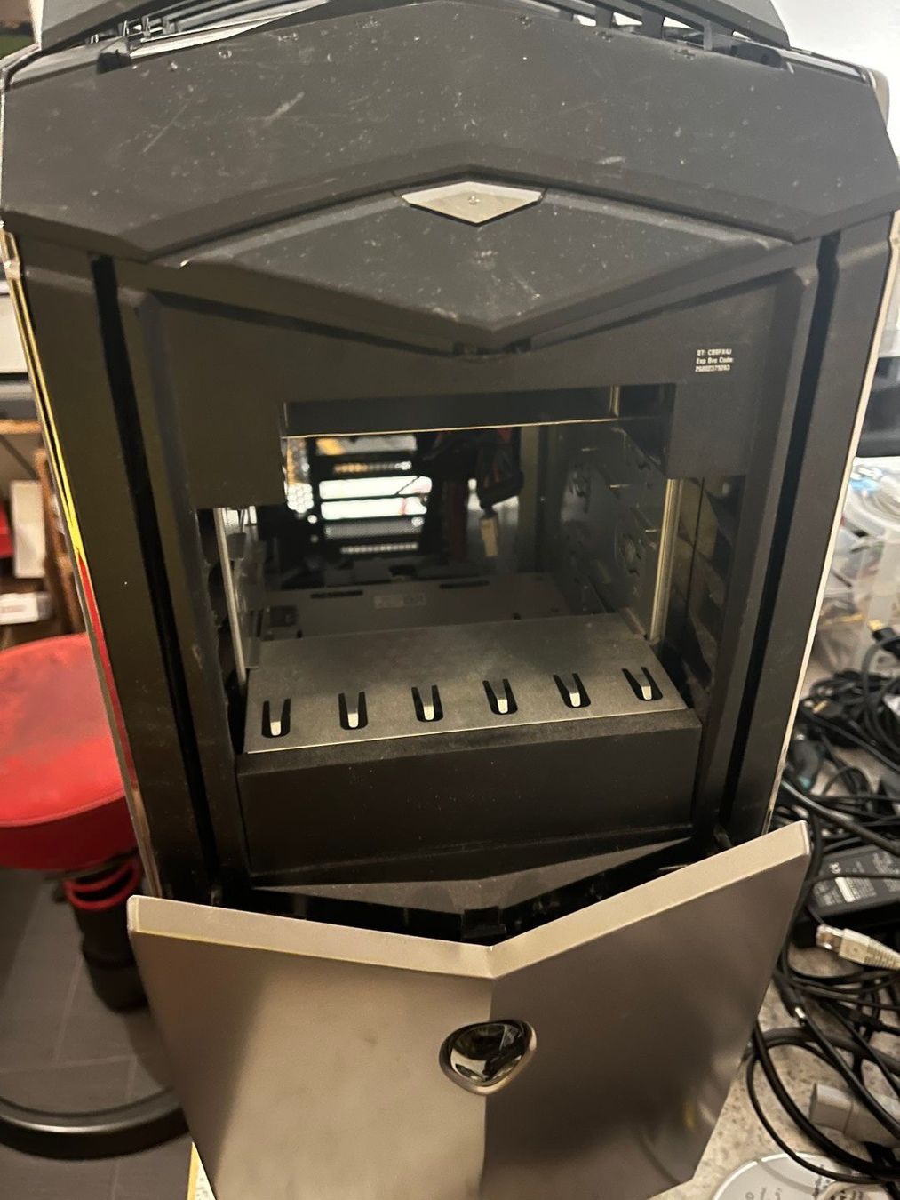 Gehäuse: Computer PC Gehäuse Case von Alienware für Bastler – Gebraucht aus Brunnen von  1