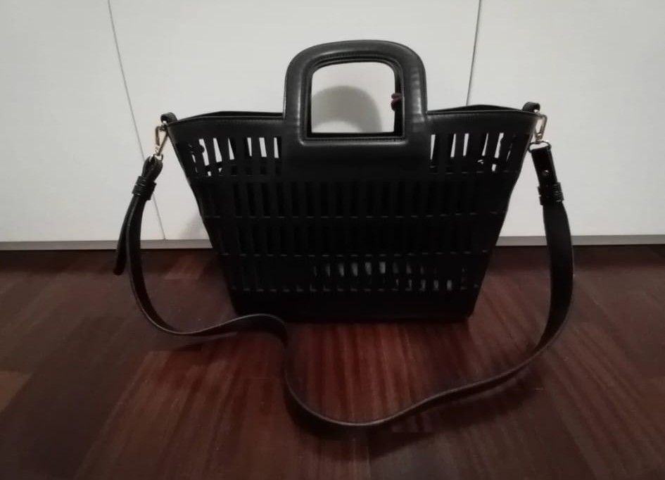 Taschen für Damen: Pomikaki Handbag – Gebraucht aus Fribourg von balzabalza