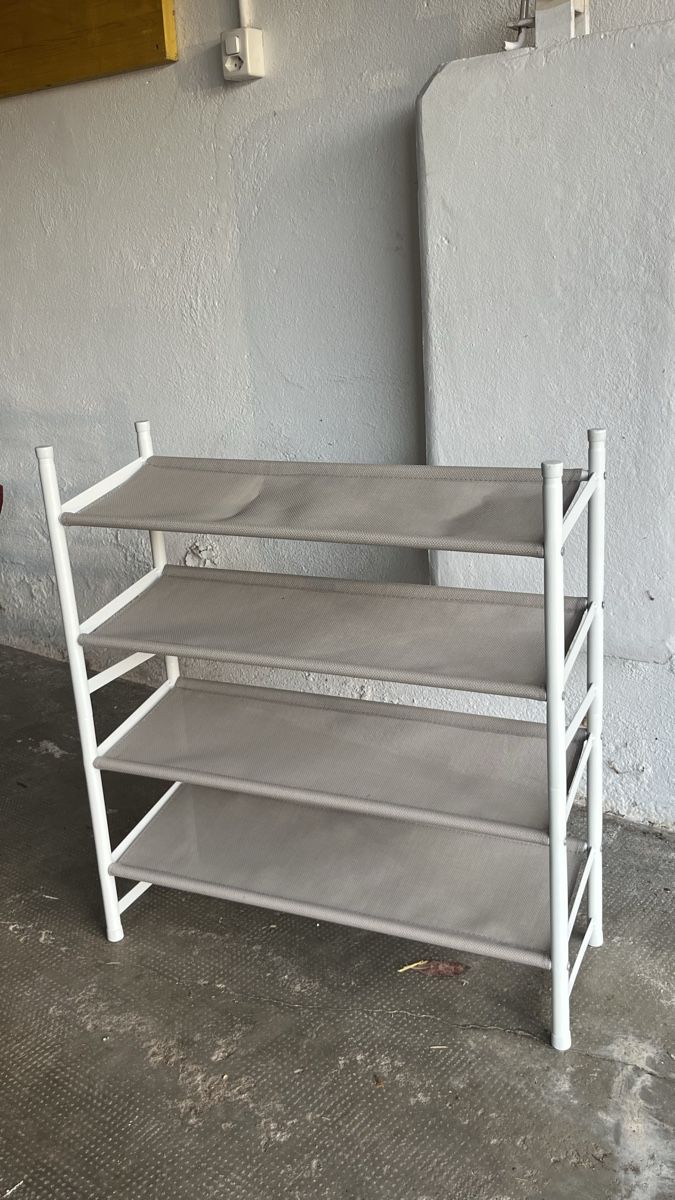 Regale: Étagère à chaussures – Gebraucht aus Daillens von BrandonW