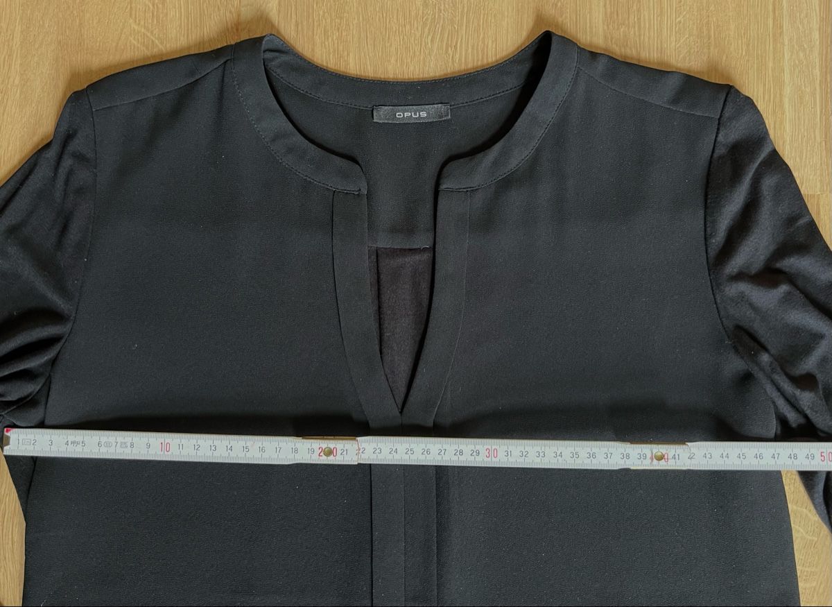 Opus Camicette: Elegante, weich fallende schwarze Bluse von Opus – Usato da Regensdorf venduto da Barbara9 5