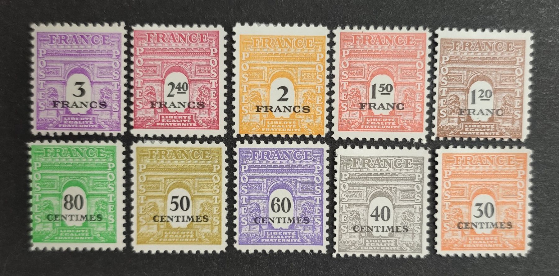 Tous les timbres: Frankreich 1945, Arc de Triomphe, Satz ungestempelt – D'occasion à Wil SG par Zazal