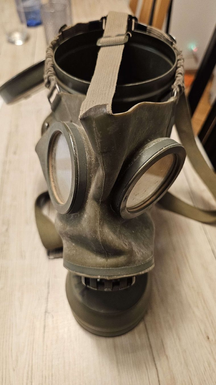 Altro in Antiquarato & Arte:  C- Schutzmaske CH Militär 1939 – Nuovo (secondo la descrizione) da Liestal venduto da GrotteD 4