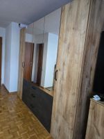 Kleiderschrank mit Spiegel und Schubladen
