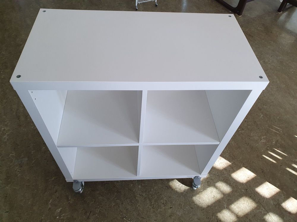 Kallax Regal 2x2 weiss auf Rollen Kaufen auf Ricardo