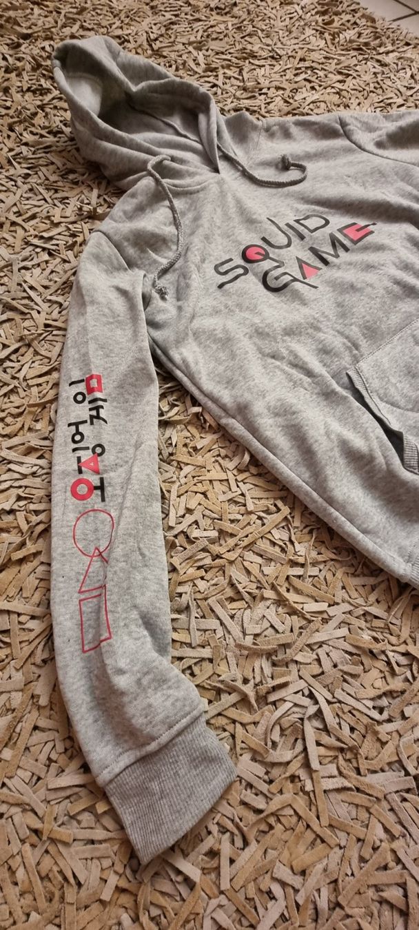 Pulls & Sweat-shirts: Squid Game Pullover Hoodie Kapuzenpullover schwarz rot grau – Neuf avec emballage d'origine à Wettingen par ray_boccia 6