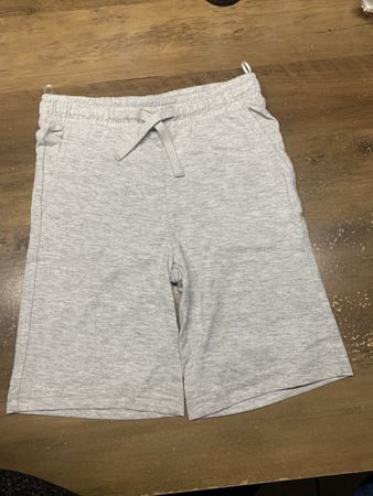 Kurze graue Hose Gr. 116, C&A