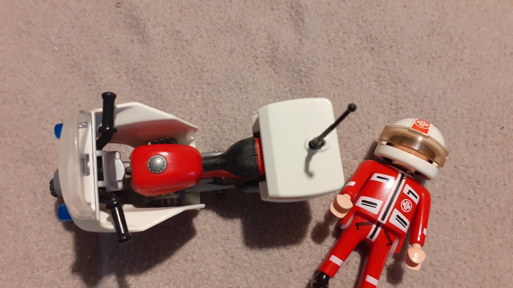 Playmobil Spielzeuge: Playmobil Notfallmotorrad mit Figur – Gebraucht aus Urtenen-Schönbühl von Chaeppeler 1
