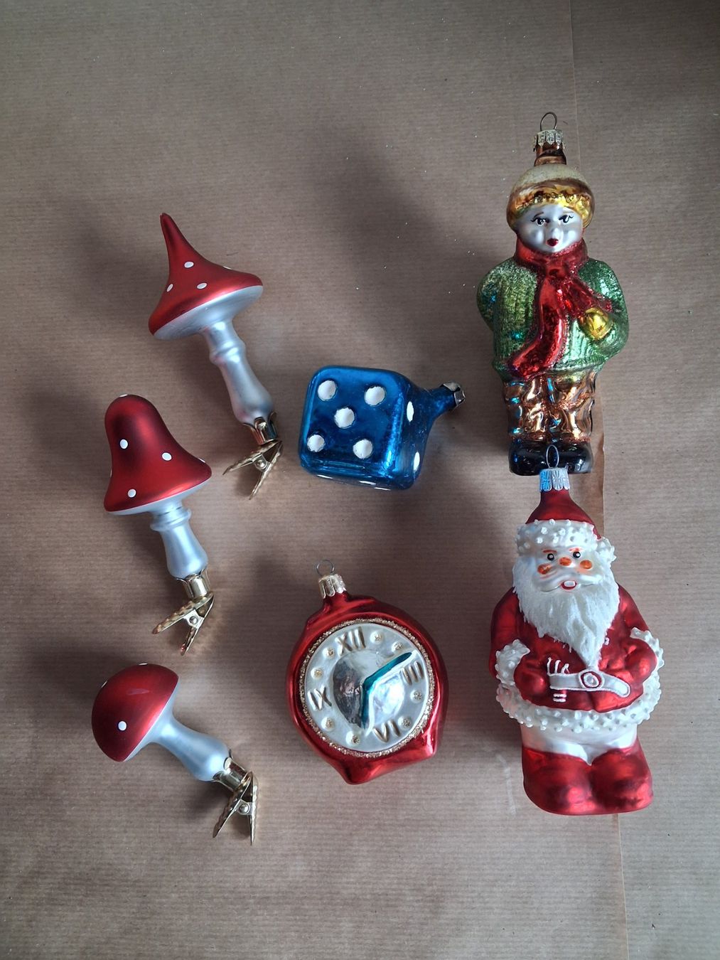 Tutte le decorazioni: 7 grössere Glas Weihnachtskugeln. Gem. Bildern – Usato da Hagendorn venduto da siwasi3