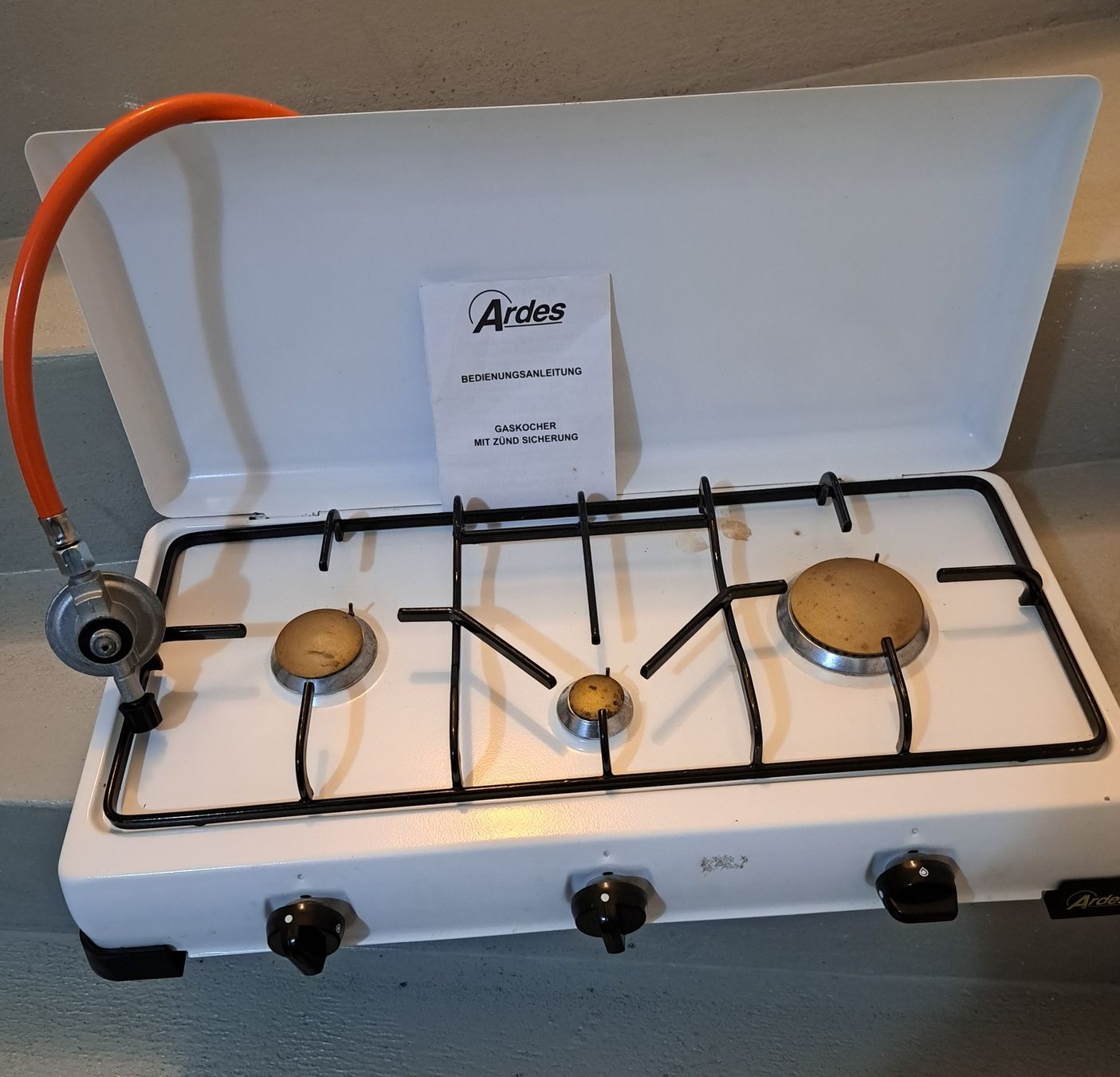 Cucine: Camping Gaskocher mit 3 Brennern Neuwertig – Usato da Schneisingen venduto da seven62