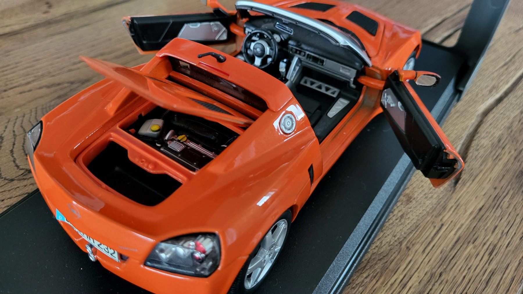 Maisto Modellautos: Opel Speedster 1:18 Maisto – Gebraucht aus Rothrist von Juana5 4