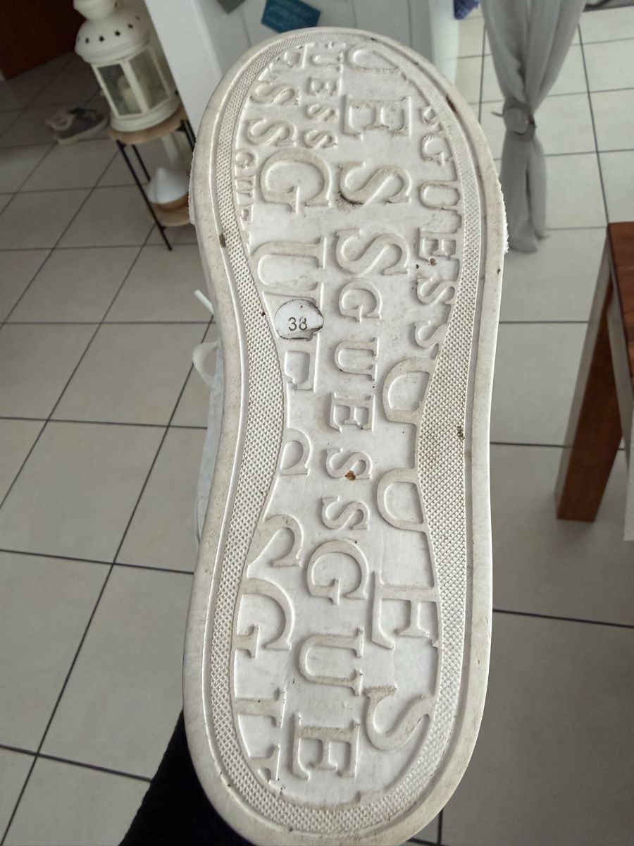 Guess Scarpe da donna: Guess Sneaker Weiss mit Strasssteine – Usato da Burgdorf venduto da Nessy02 3