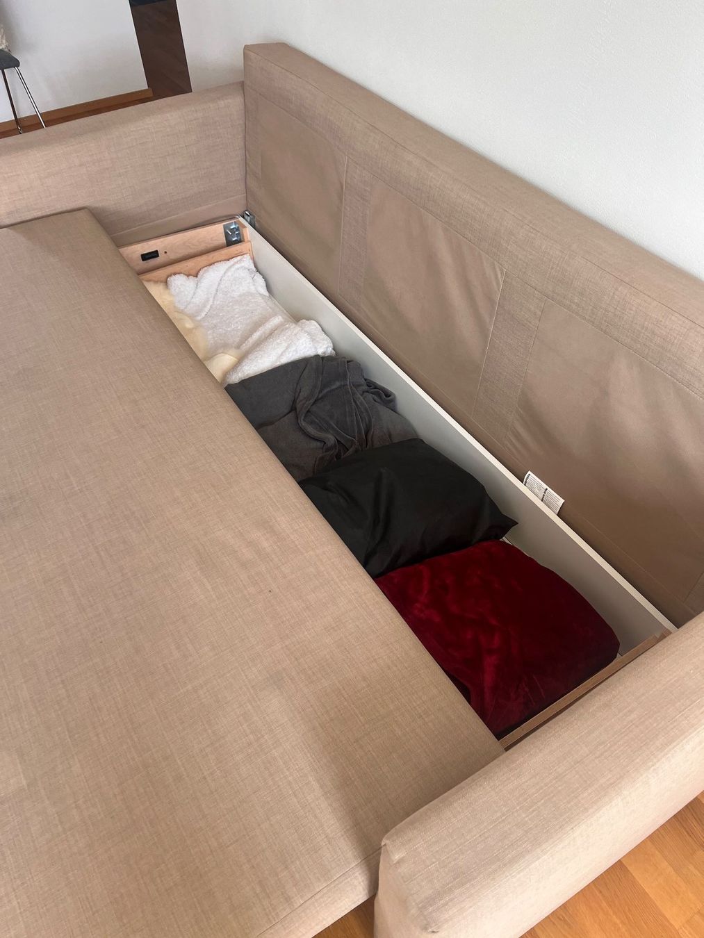 Ikea Sofas: Friheten 3er Bettsofa - Farbe Beige – D'occasion à Glattpark (Opfikon) par Fabiobuscheli 3