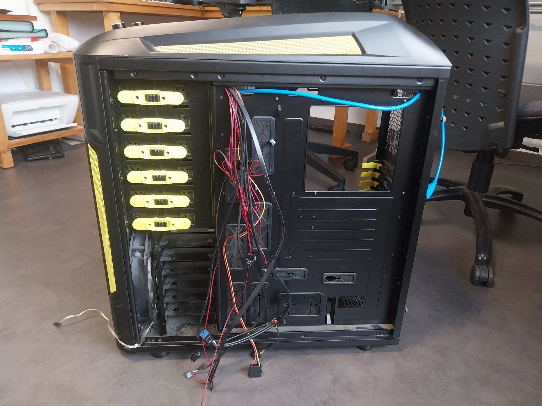 Custodie: Akasa Venom Toxic Black Full Tower PC – Usato da Schwaderloch venduto da bademeister79 4