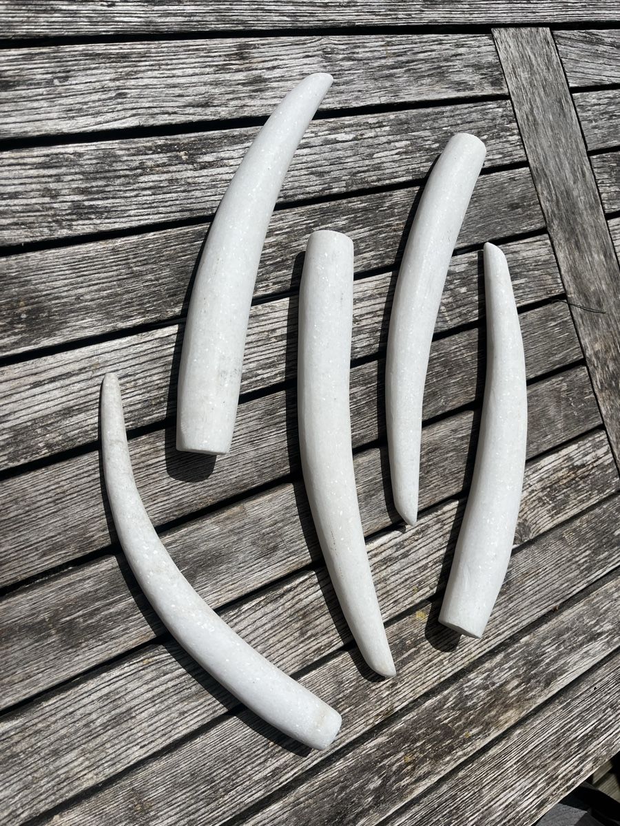 Figuren: 5 Stosszähne aus Marmor Deko – Gebraucht aus Wiesenberg von swissantik 5