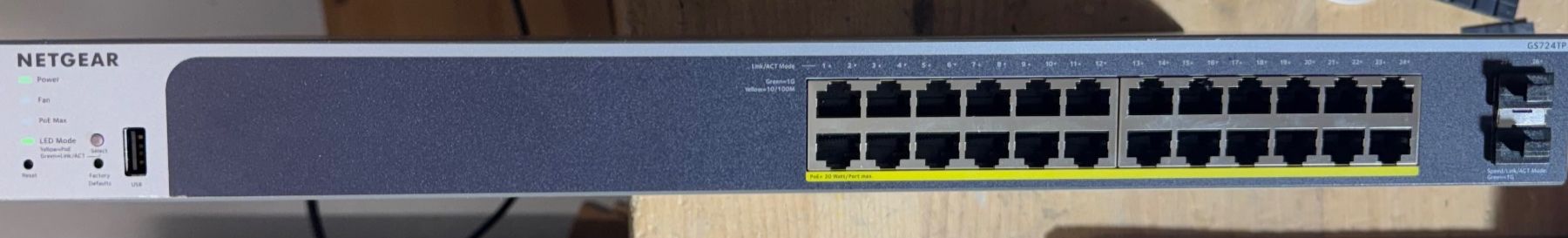 Netgear Hub & Switch: Neatgear GS724TPv3 PoE – Usato da Henggart venduto da easybox
