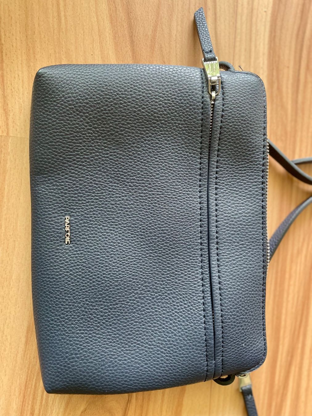 Taschen für Damen: Kleine dunkelblaue Umhängetasche – Neu (gemäss Beschreibung) aus Zug von mon_8wg6 2