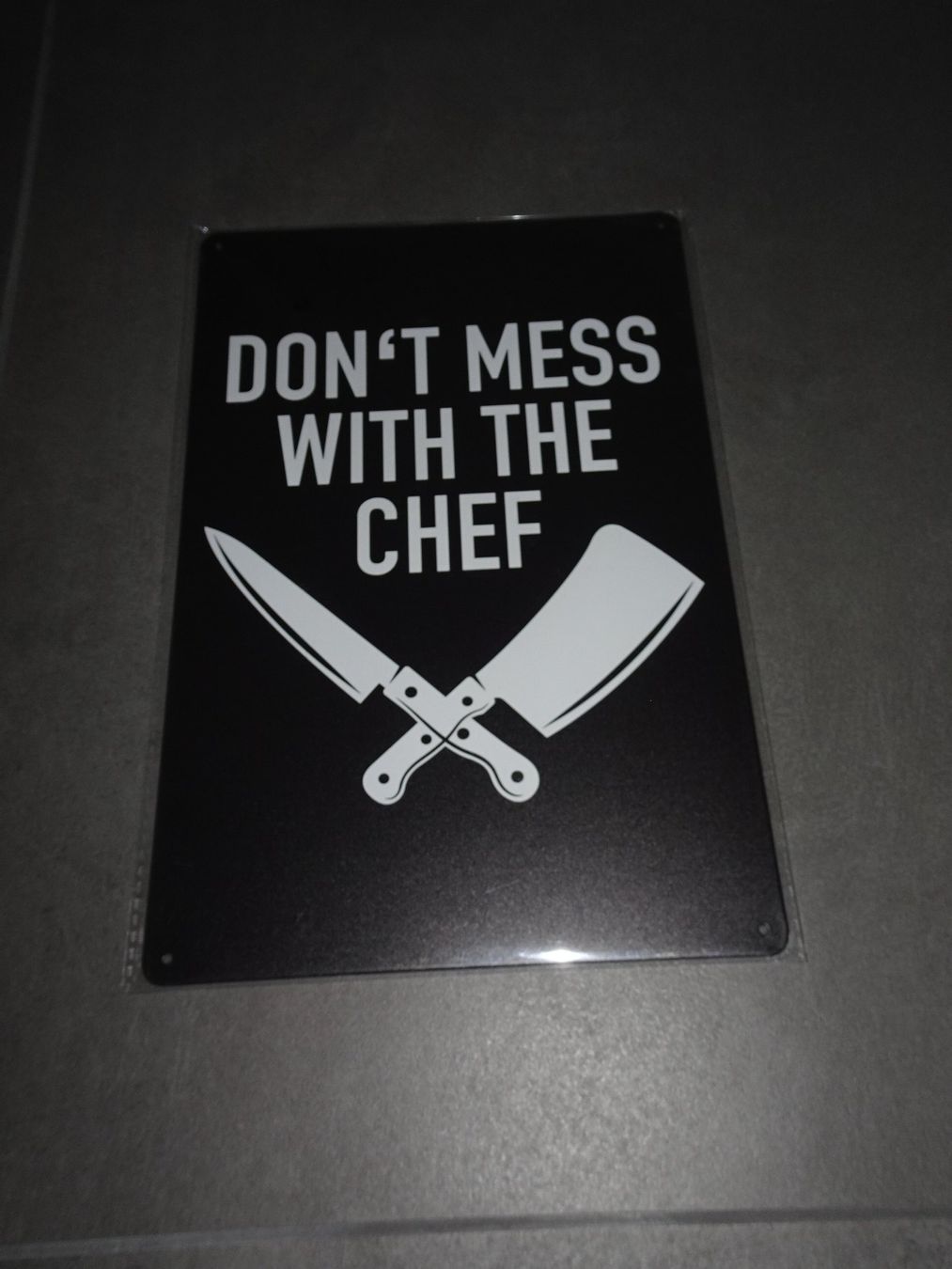 Insegne: Metallschild Don't Mess With The Chef Neu – Nuovo e nell'imballaggio originale da Bassersdorf venduto da Brilliance