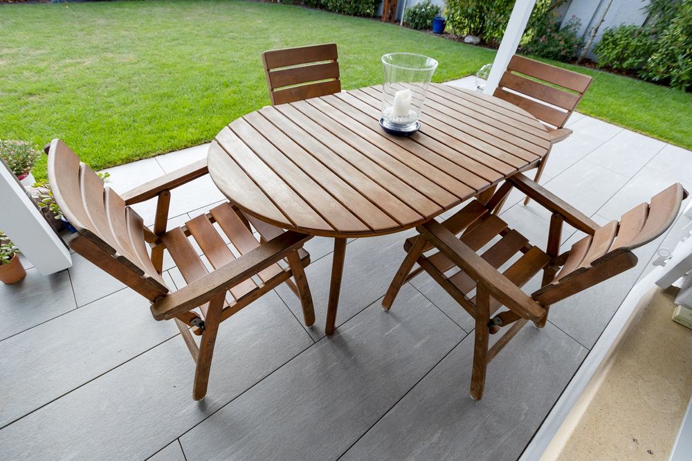 GartenmöbelSet aus Massivholz der Marke HERLAG Kaufen auf Ricardo