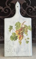 Schneidebrett mit Traubenmotiv und Ranken Weiss Handmade 