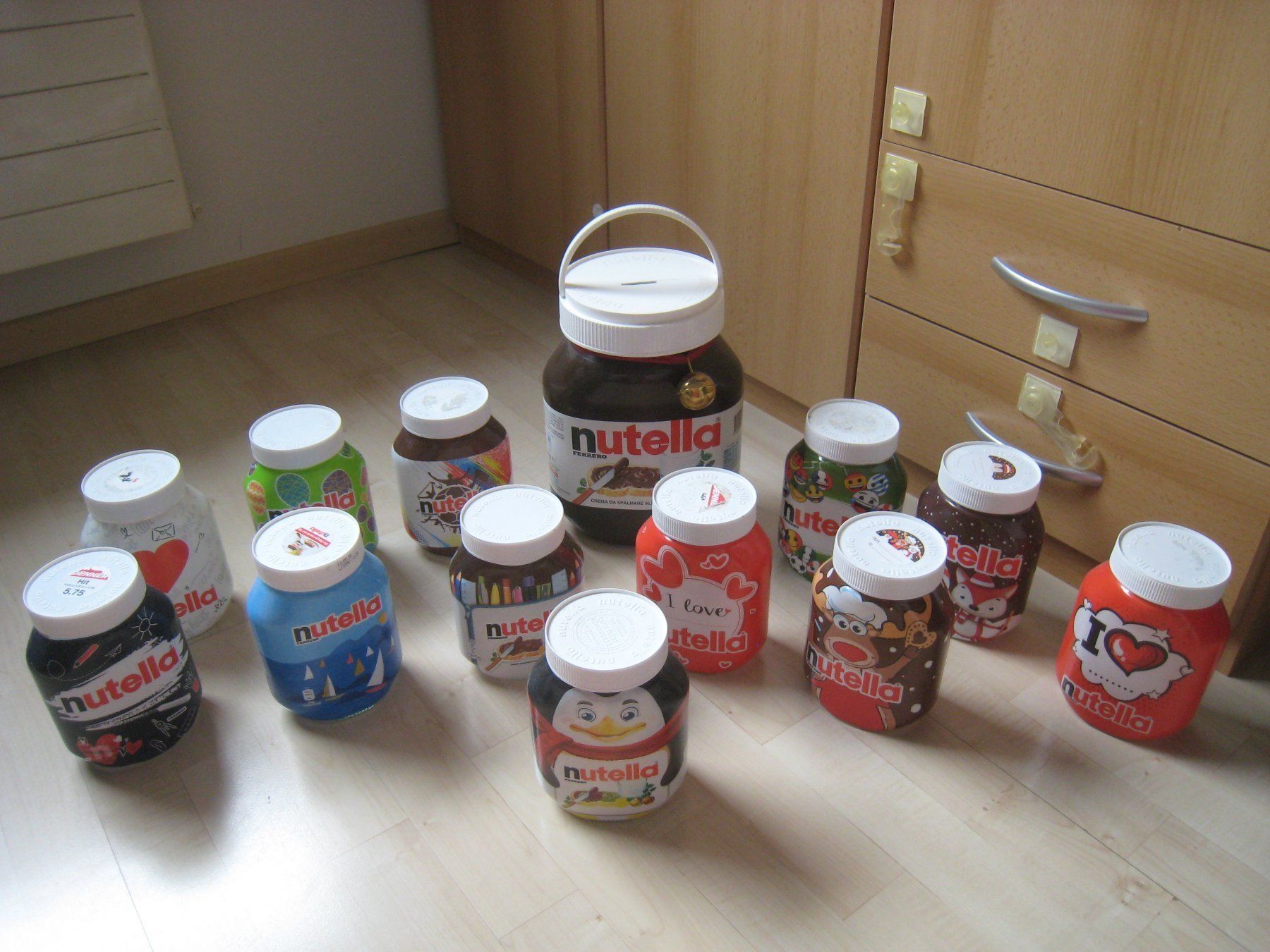 Tutte le decorazioni: Nutella Fan-Set 13teilig (leer) – Usato da Gelterkinden venduto da Andreachrista