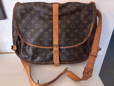 Louis Vuitton Saumur